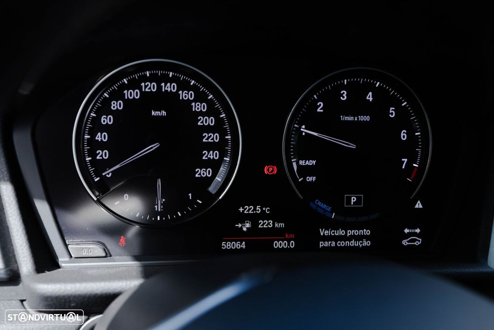 BMW 225xe Active Tourer - 15