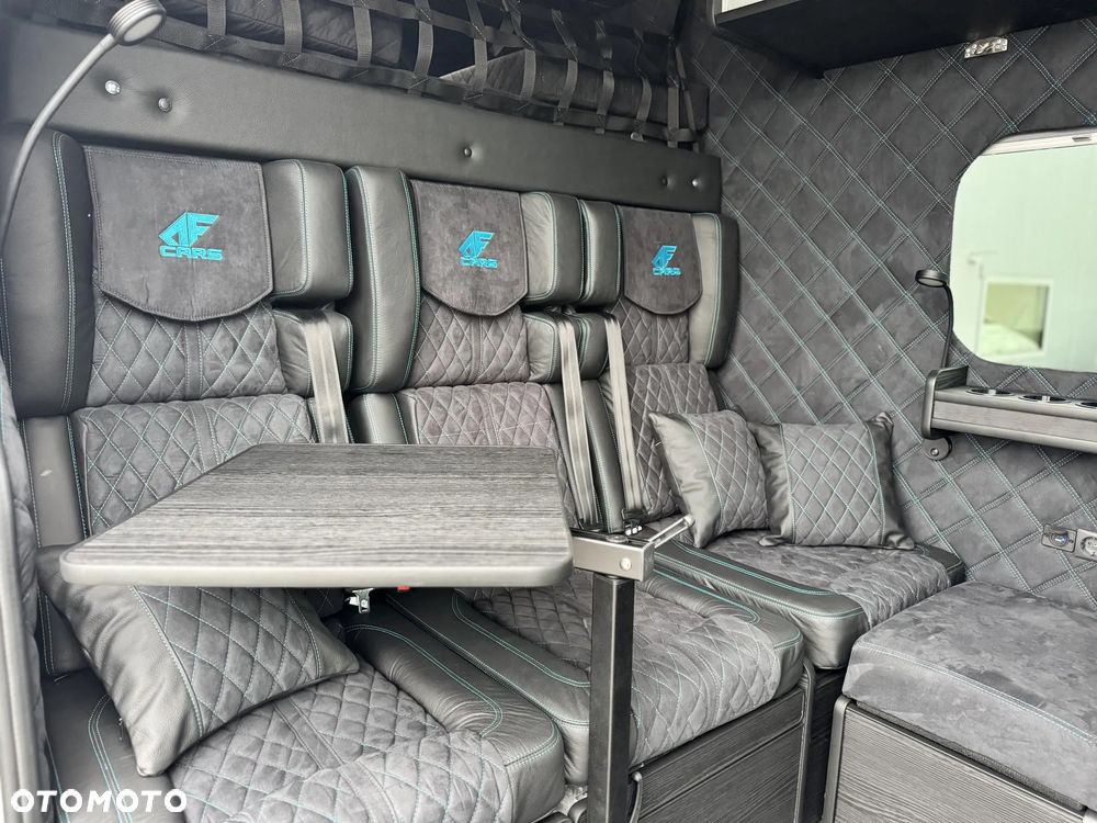 Mercedes-Benz Sprinter - 15
