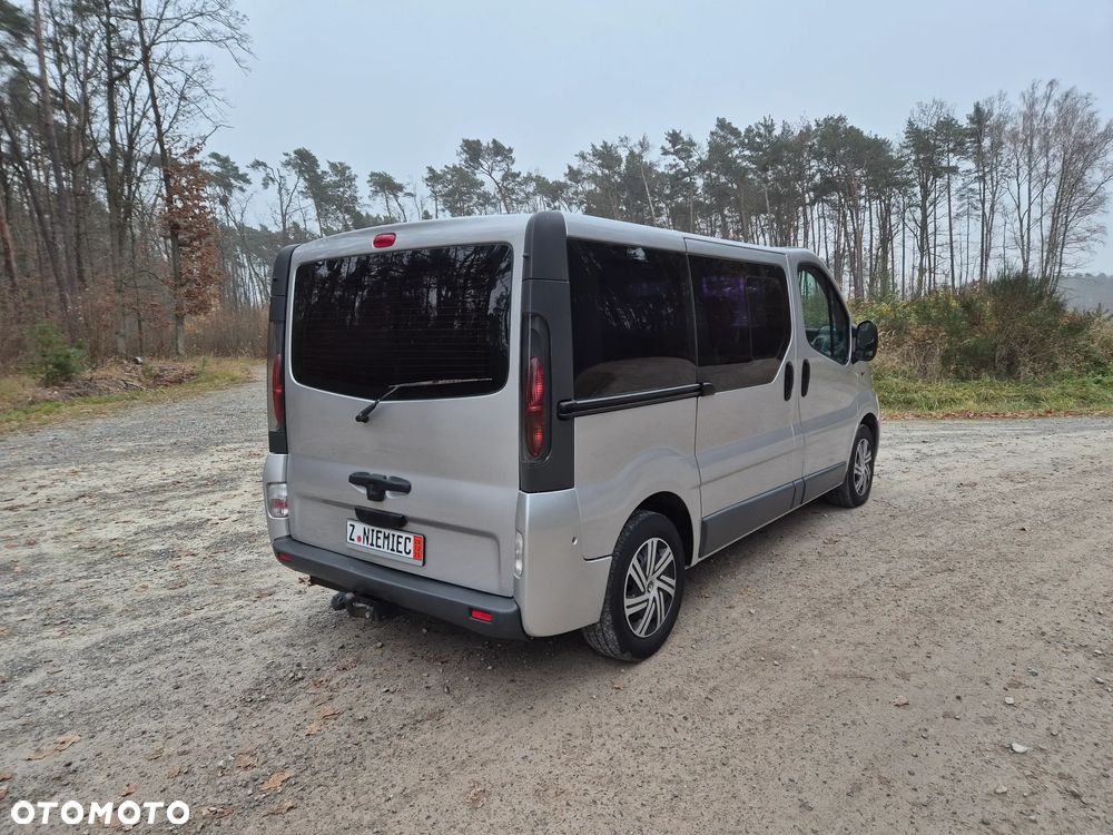 Renault Trafic dCi Passenger - 6