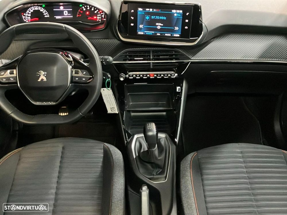 Peugeot 208 1.2 PureTech SE Style - 12