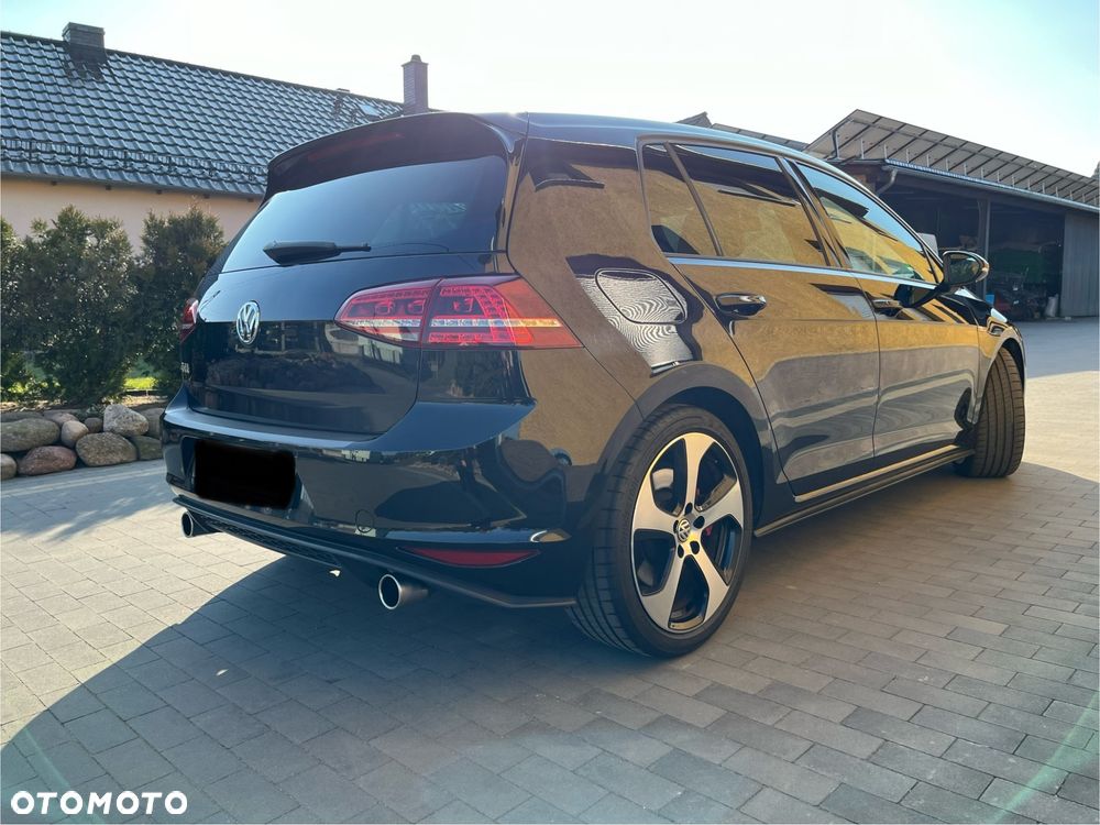 Volkswagen Golf - 3