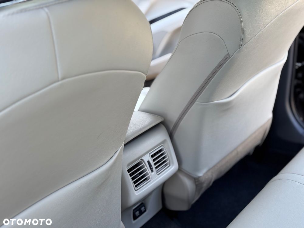 Toyota Camry 2.5 Hybrid Executive CVT - 15
