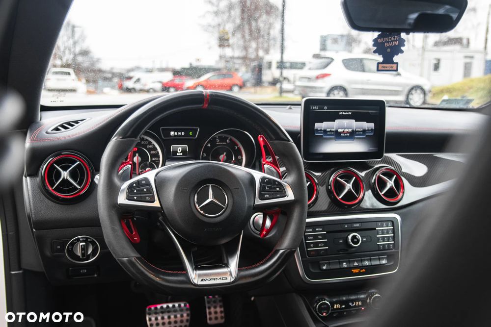 Mercedes-Benz CLA 45 AMG 4-Matic - 13