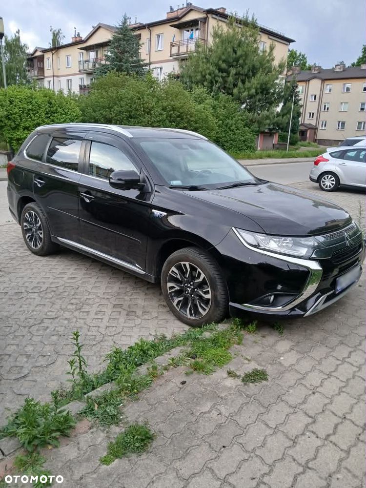 Mitsubishi Outlander - 1