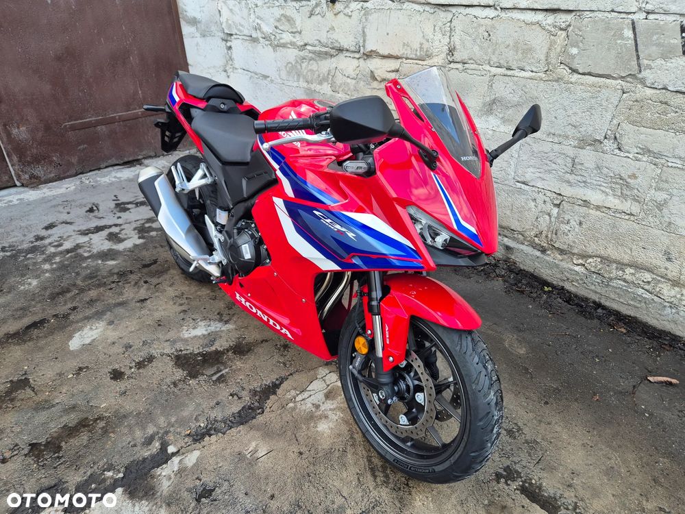 Honda CBR - 1