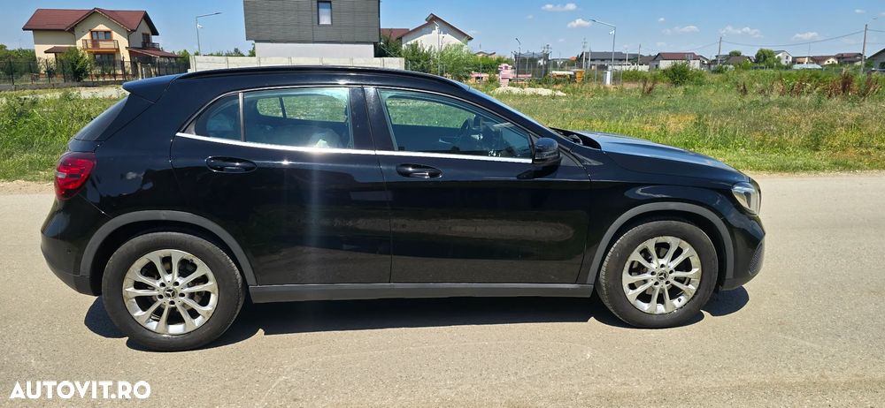 Mercedes-Benz GLA 200 d 4MATIC Aut. - 4