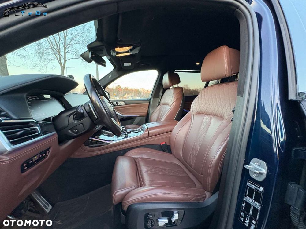 BMW X7 M50i sport - 17