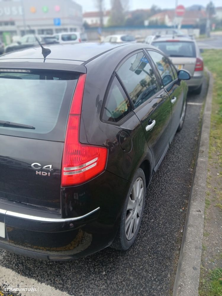 Citroën C4 1.6 HDi 110 Exclusive - 3