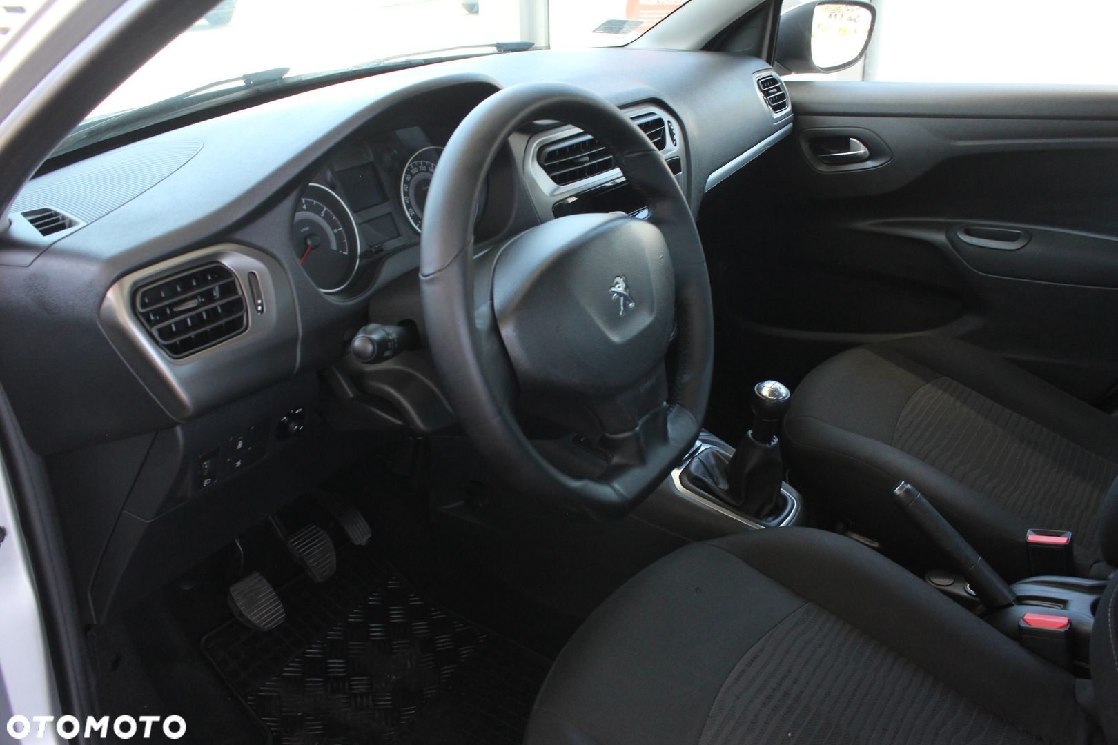 Peugeot 301 1.6 HDi Active - 23