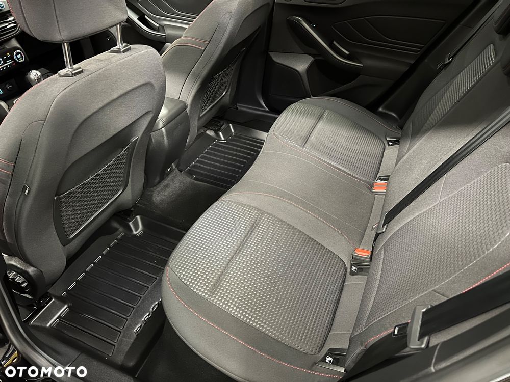 Ford Focus 1.5 EcoBoost ST-Line - 8