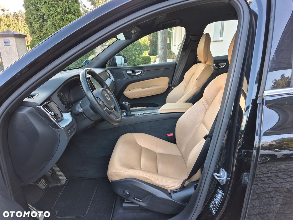 Volvo XC 60 D4 Momentum - 3