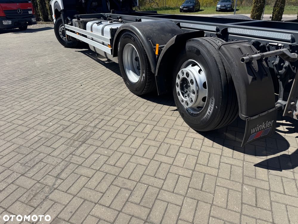 Mercedes-Benz - 17