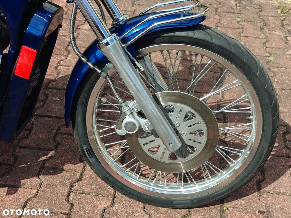 Suzuki Intruder - 10