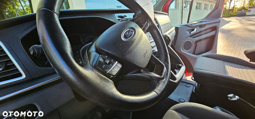 Ford Tourneo Custom - 11