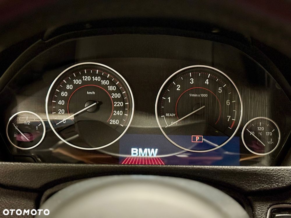 BMW 3GT 320i - 10