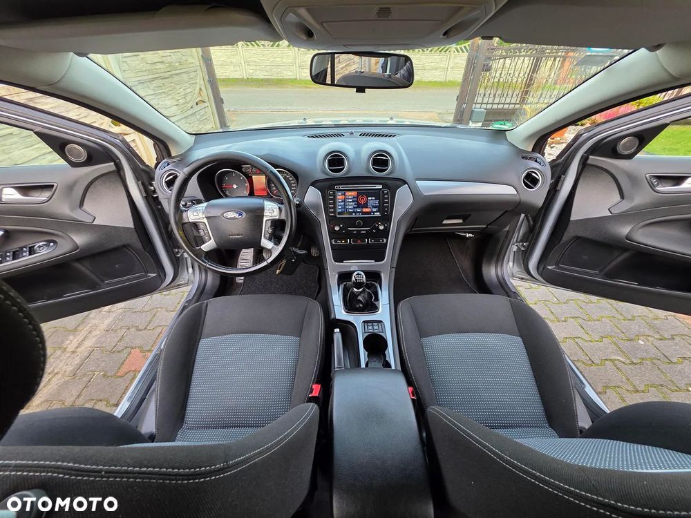 Ford Mondeo 2.0 TDCi Ambiente - 34