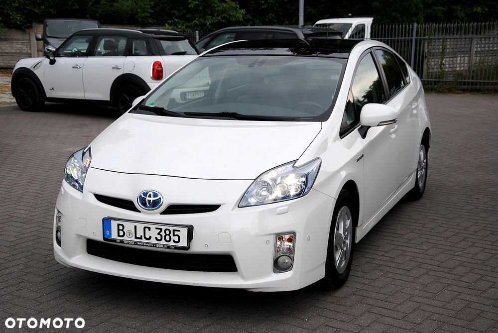 Toyota Prius (Hybrid) Executive - 1
