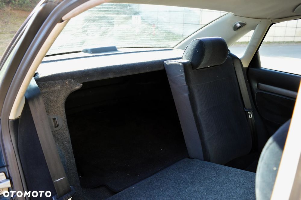 Audi A4 Limousine - 16