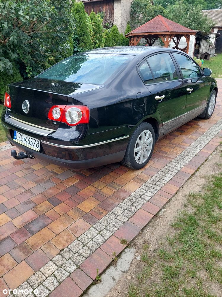 Volkswagen Passat 1.6 FSI Comfortline - 6