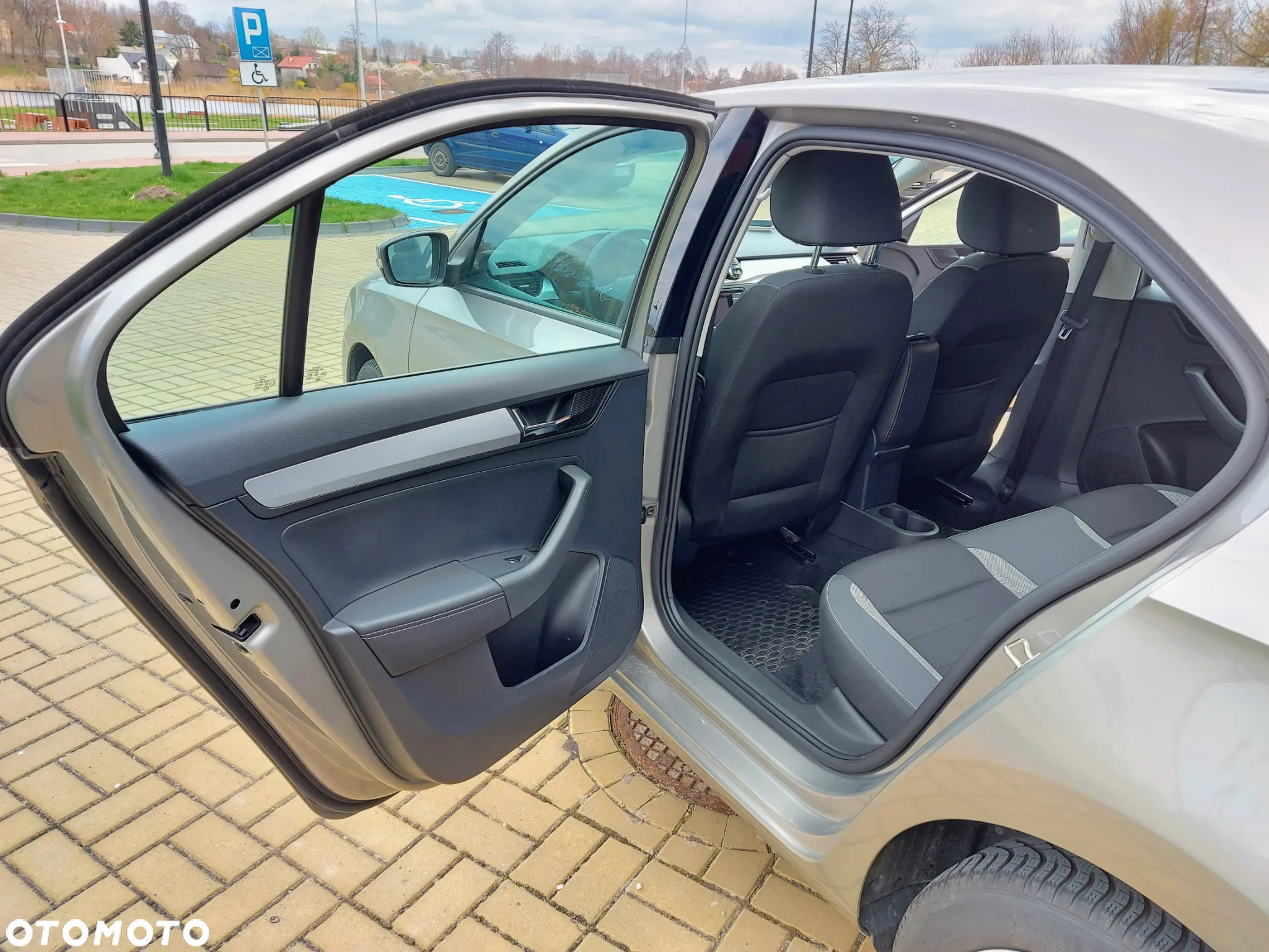 Skoda RAPID 1.0 TSI Ambition - 9