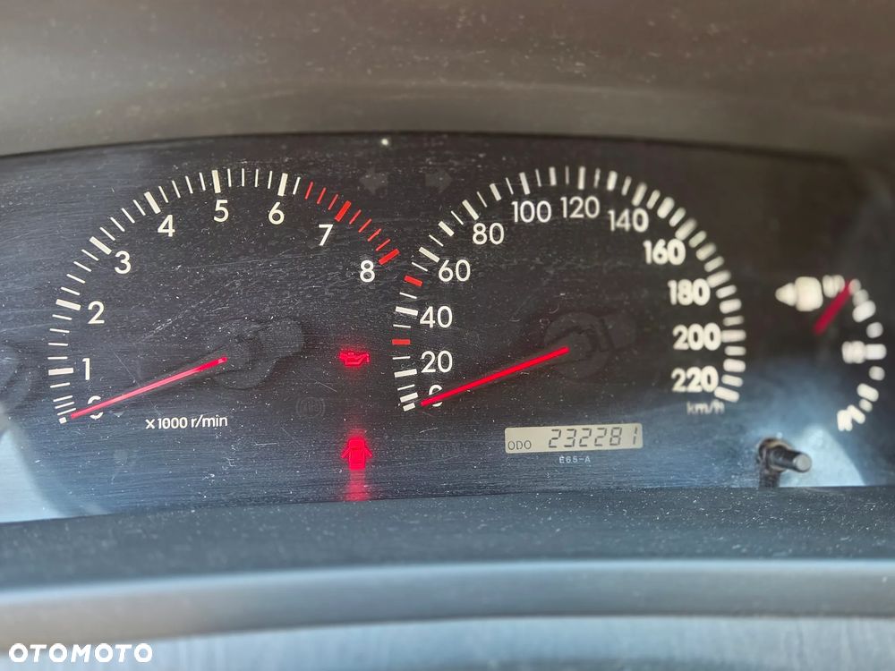 Toyota Corolla Verso 1.6 Terra - 11