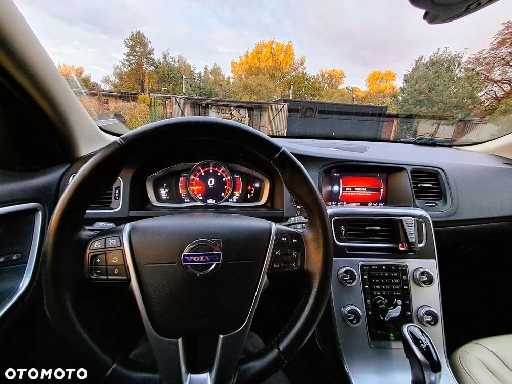Volvo V60 Cross Country T5 AWD Summum - 18