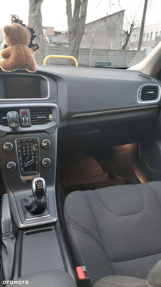 Volvo V40 D2 - 9