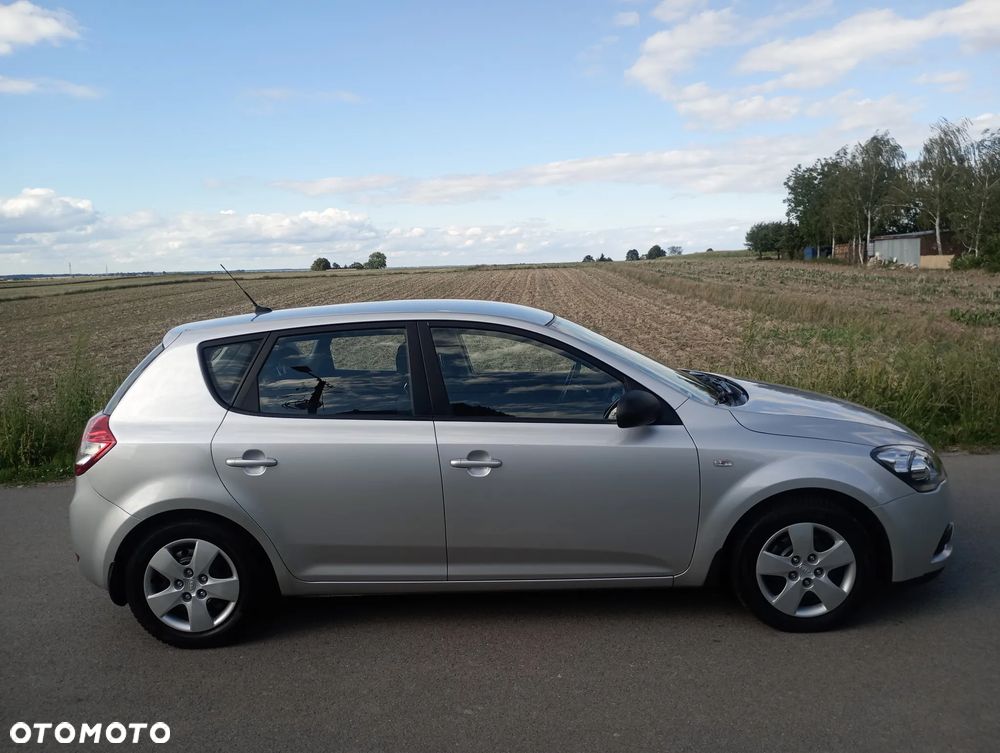 Kia Ceed 1.4 CVVT Attract - 4