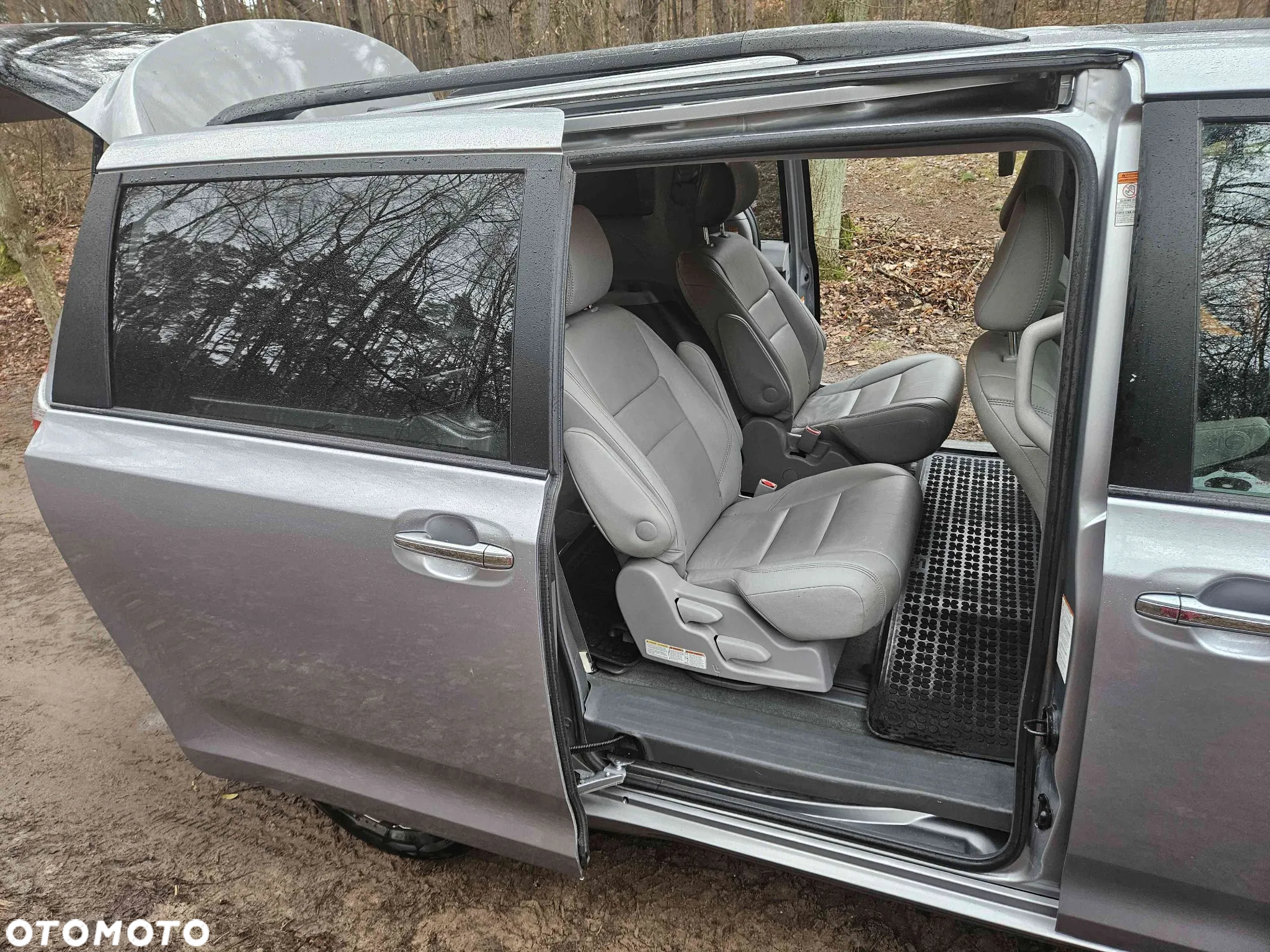 Toyota Sienna 3.5 V6 XLE AWD - 7