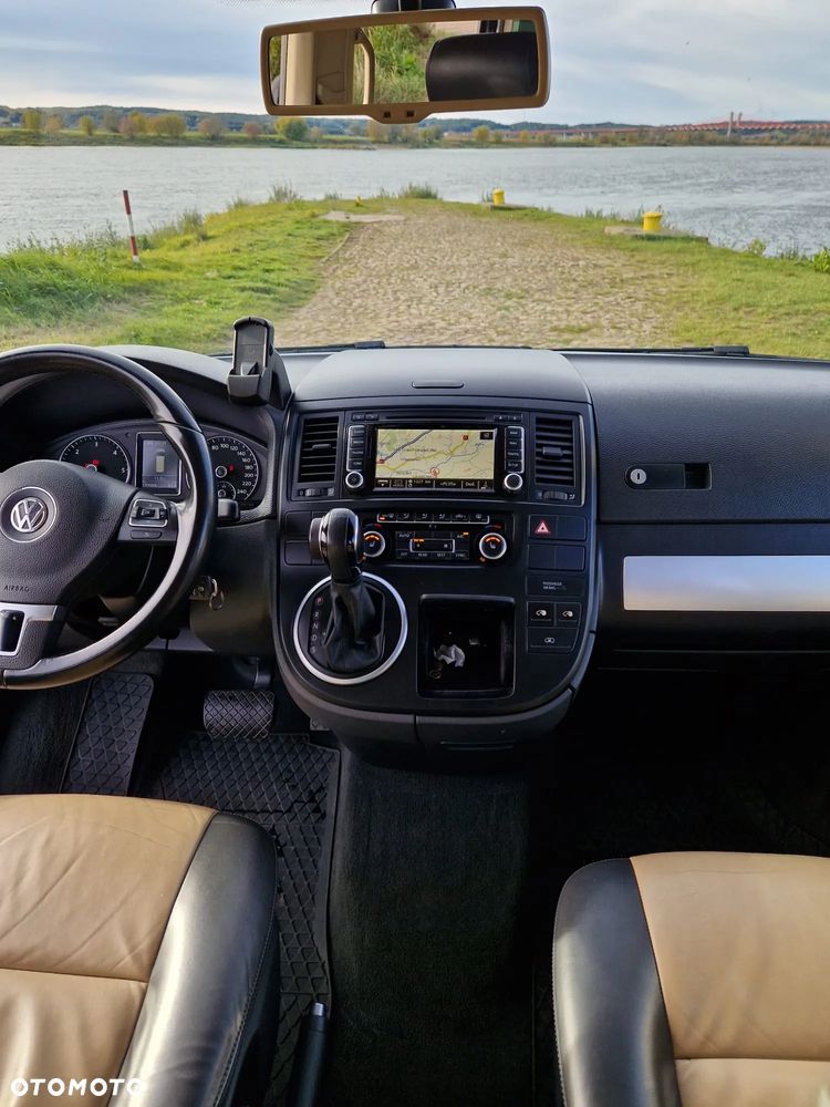 Volkswagen Multivan - 13