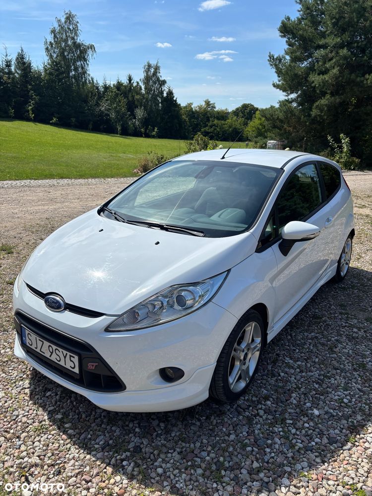 Ford Fiesta 2010 photo 3