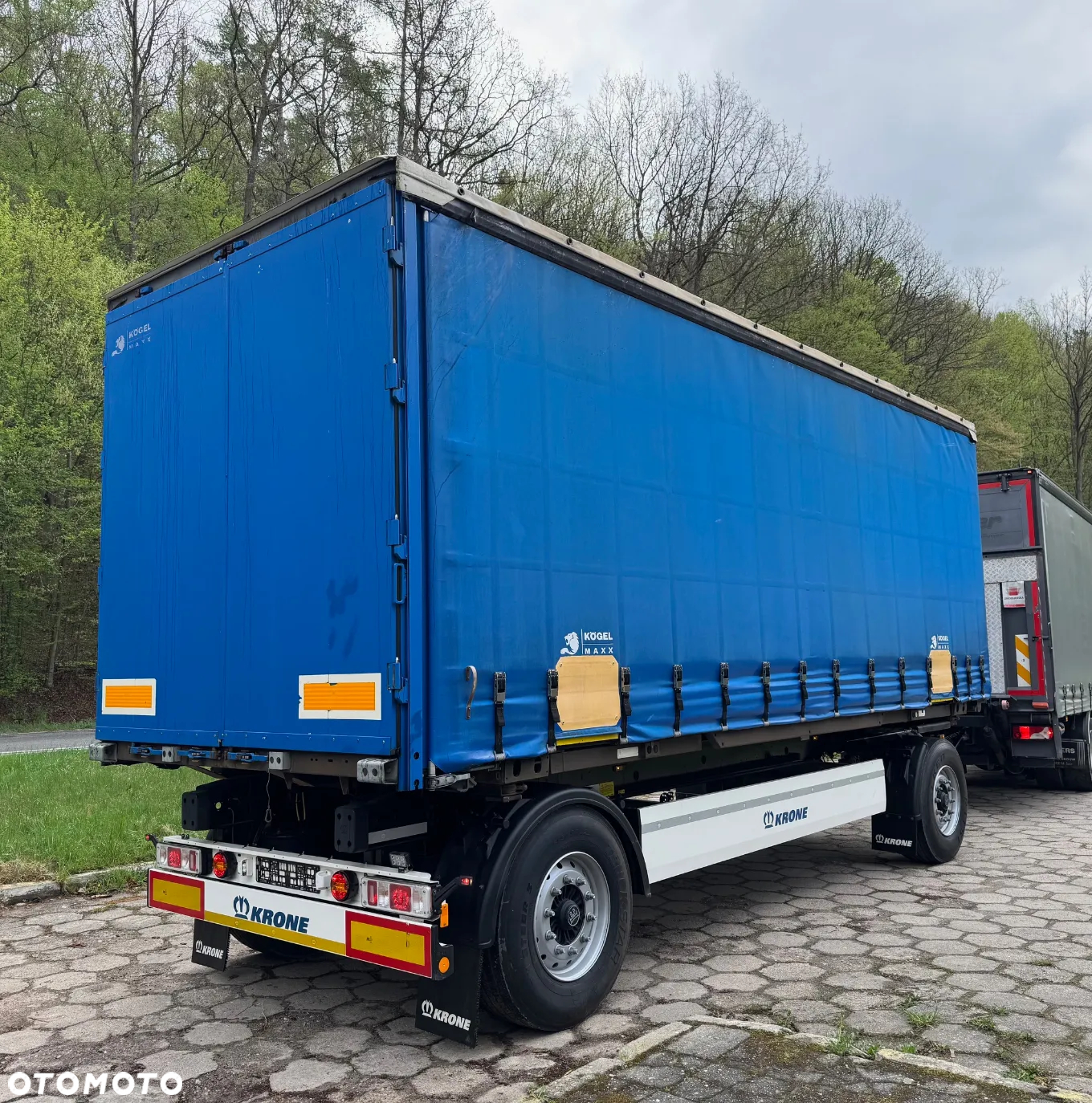Krone BDF,Pod kontenery, - 4