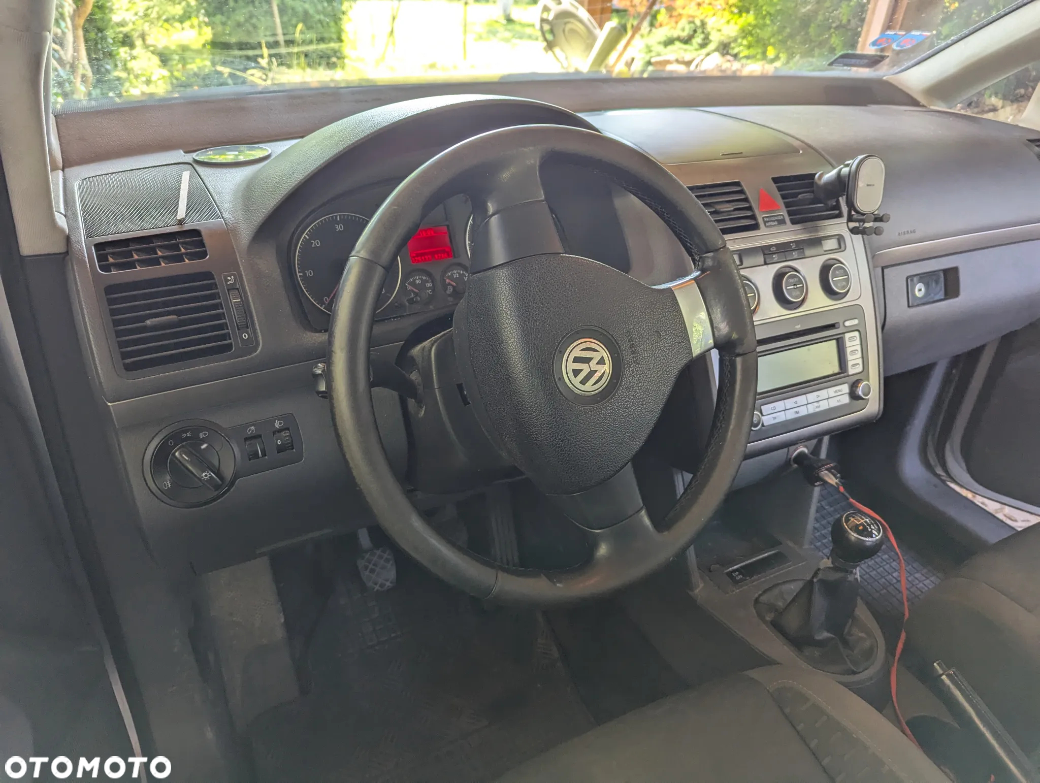 Volkswagen Touran 1.9 TDI Conceptline - 25