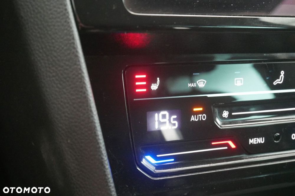 Volkswagen Passat Variant 2.0 TSI Elegance DSG - 27