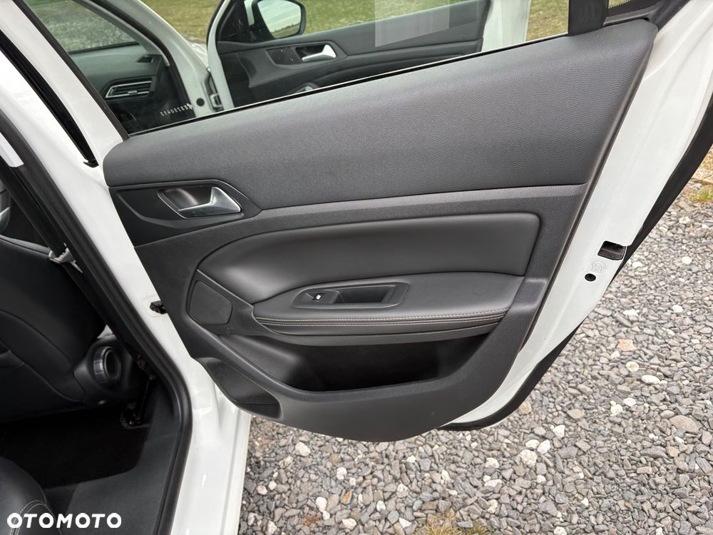 Peugeot 308 BlueHDi FAP 150 EAT6 Stop & Start Allure - 37