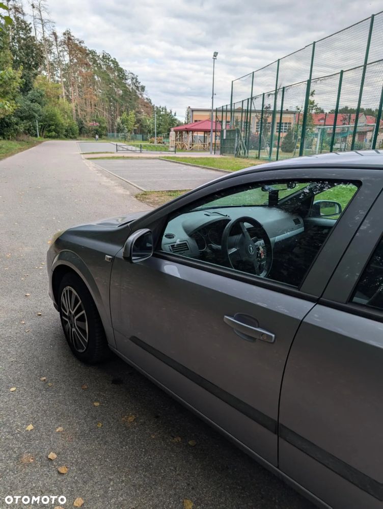 Opel Astra 1.6 Enjoy - 11