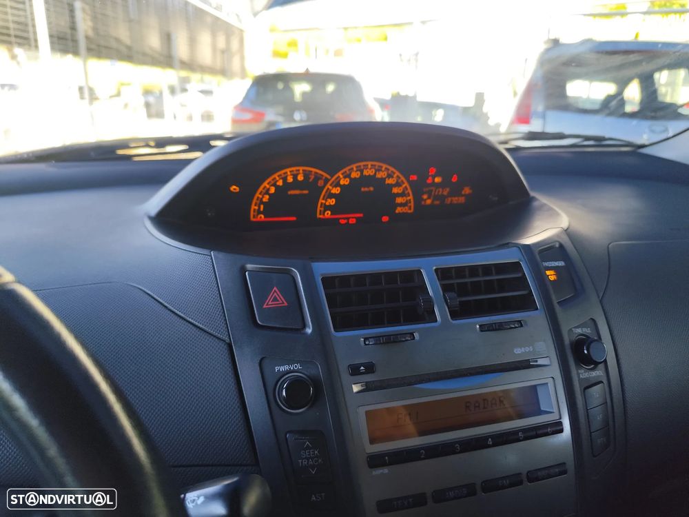 Toyota Yaris 1.0 VVT-i ACtive+AC - 24