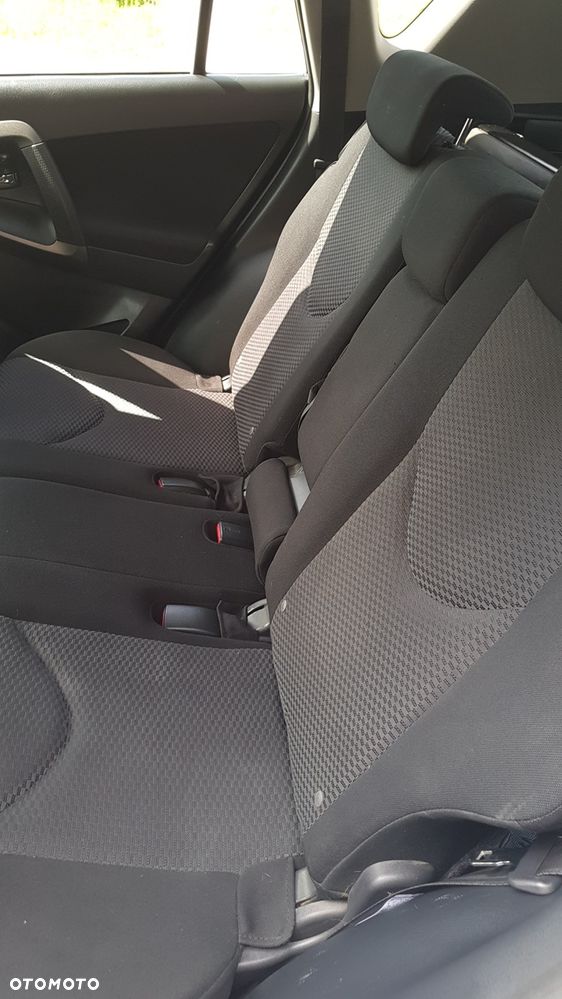Toyota RAV4 - 24