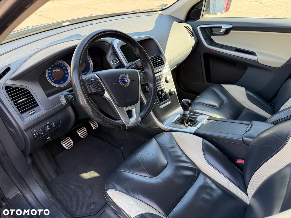 Volvo XC 60 DRIVe R-Design - 28