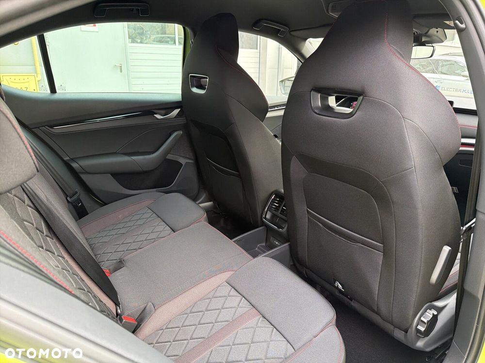 Skoda Octavia 2.0 TSI RS DSG - 18