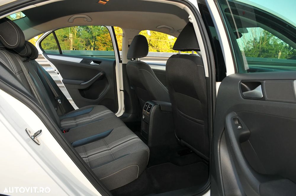 Volkswagen Jetta 1.4 TSI Sportline - 6