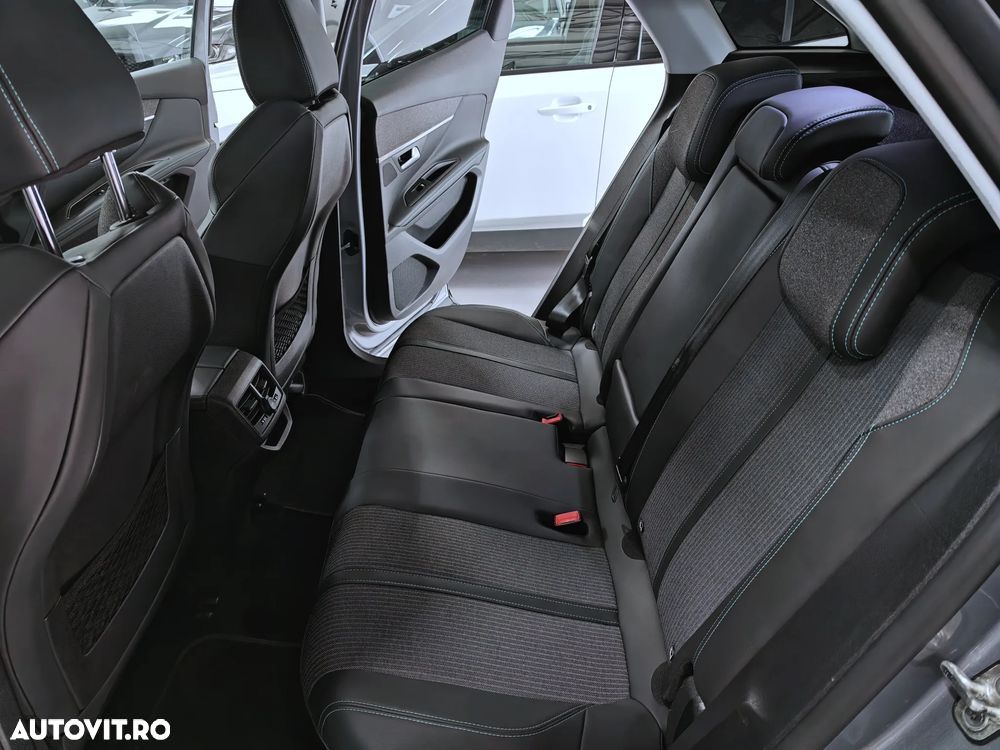 Peugeot 3008 1.2 PureTech 130 EAT8 Allure Pack - 19