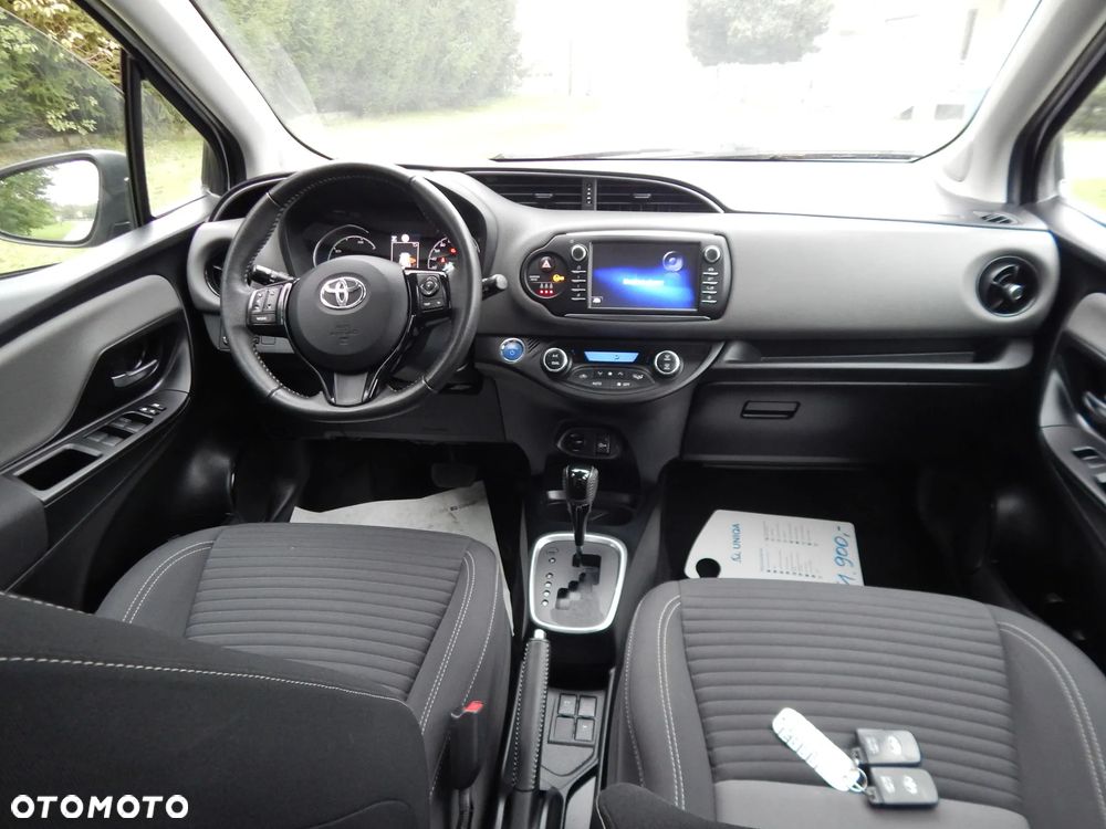 Toyota Yaris Hybrid 100 Premium - 15