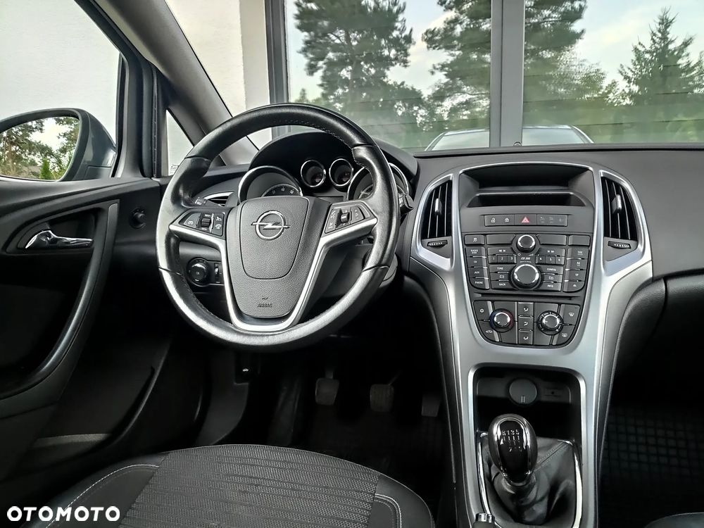 Opel Astra 1.4 T Essentia - 8