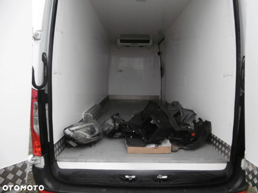Mercedes-Benz Sprinter - 5
