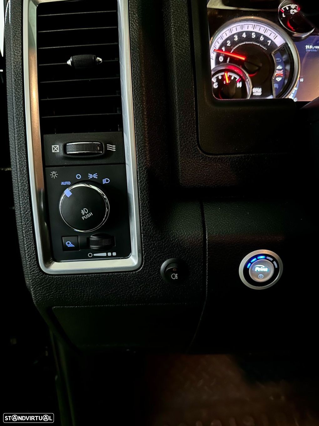 Dodge RAM 1500 5.7 V8 - 35