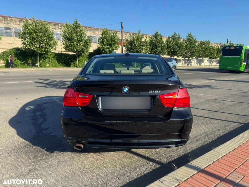 BMW Seria 3 318i Aut. - 6