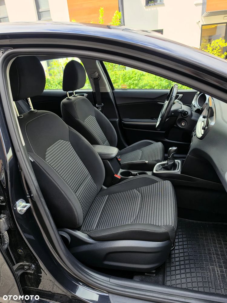Kia Ceed 1.5 T-GDI M - 17