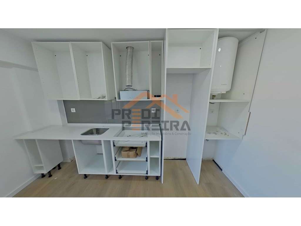 Situado em Odivelas, T1+1 com varanda, remodelado. - Grande imagem: 4/20