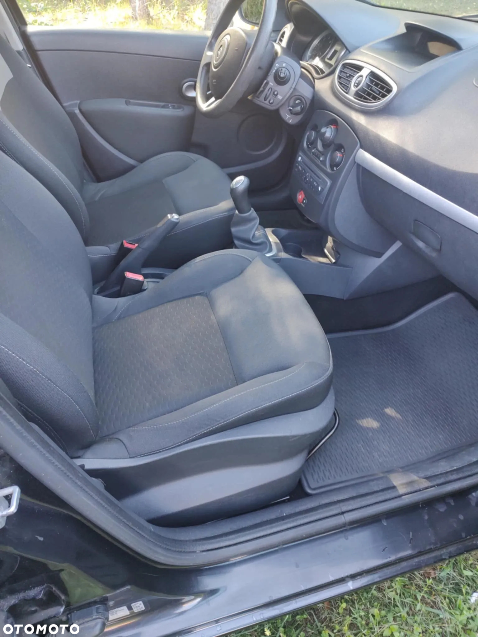 Renault Clio 1.5 dCi Authentique - 10
